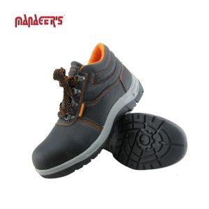 A pair of black Bison Manager high-ankle safety boots featuring a polished full-grain leather upper, secure lace-up closure, and a rugged oil-resistant sole with steel toe protection.